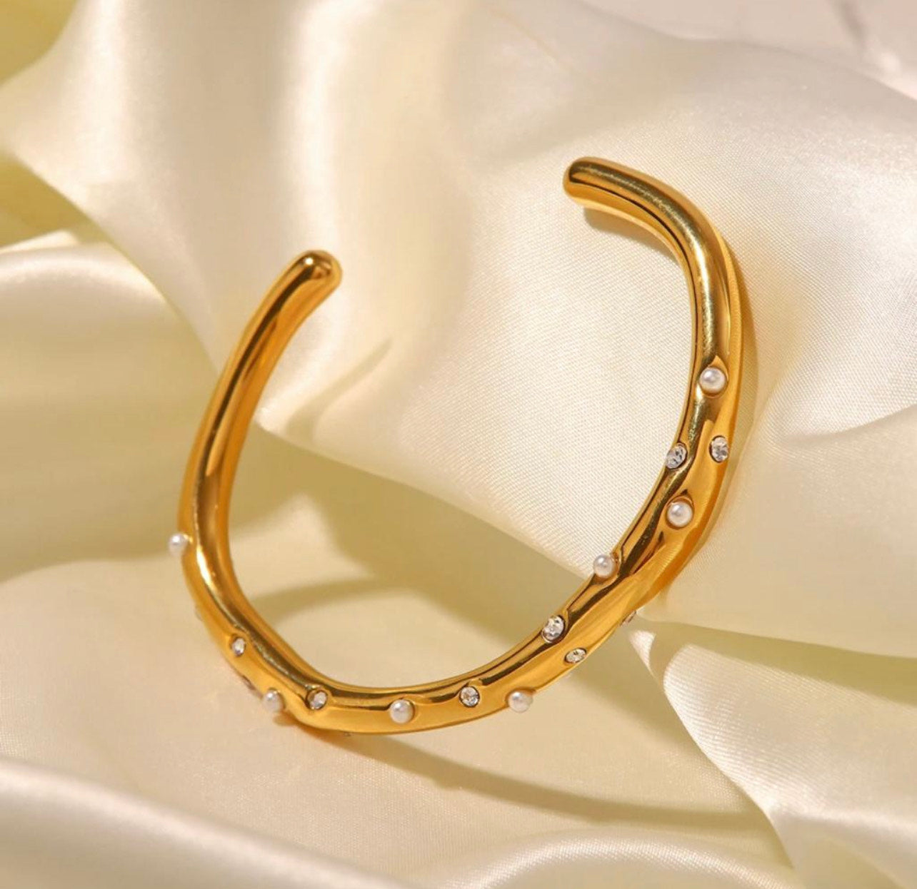 Dainty Pearl Bangle