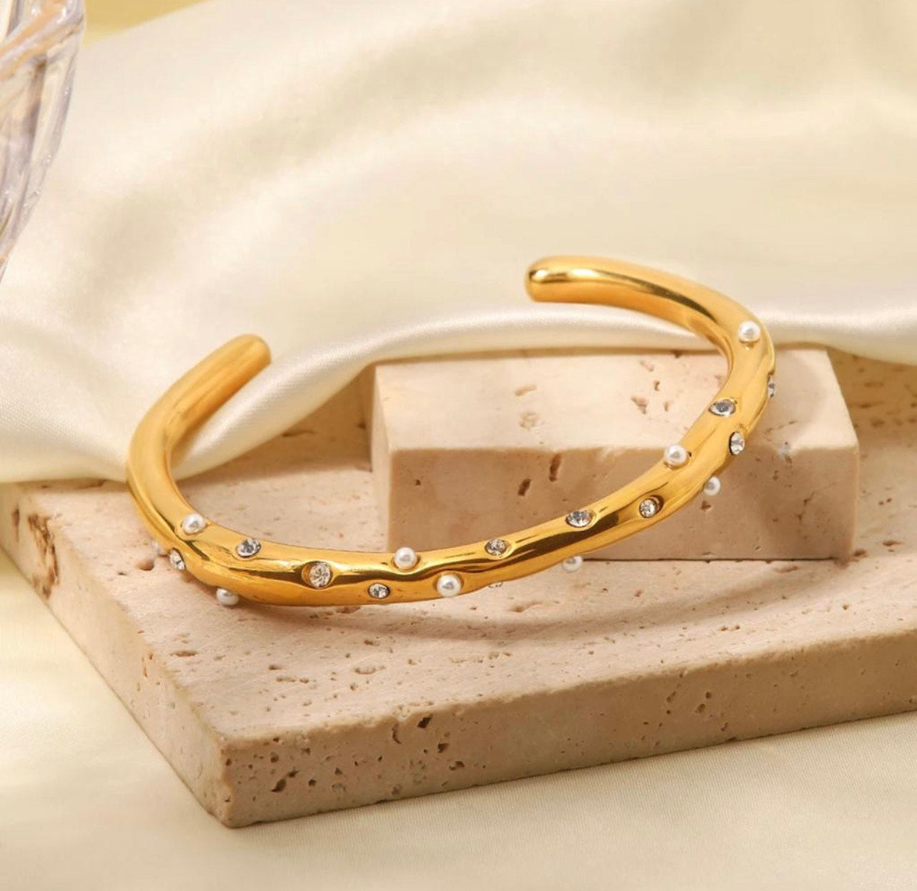 Dainty Pearl Bangle